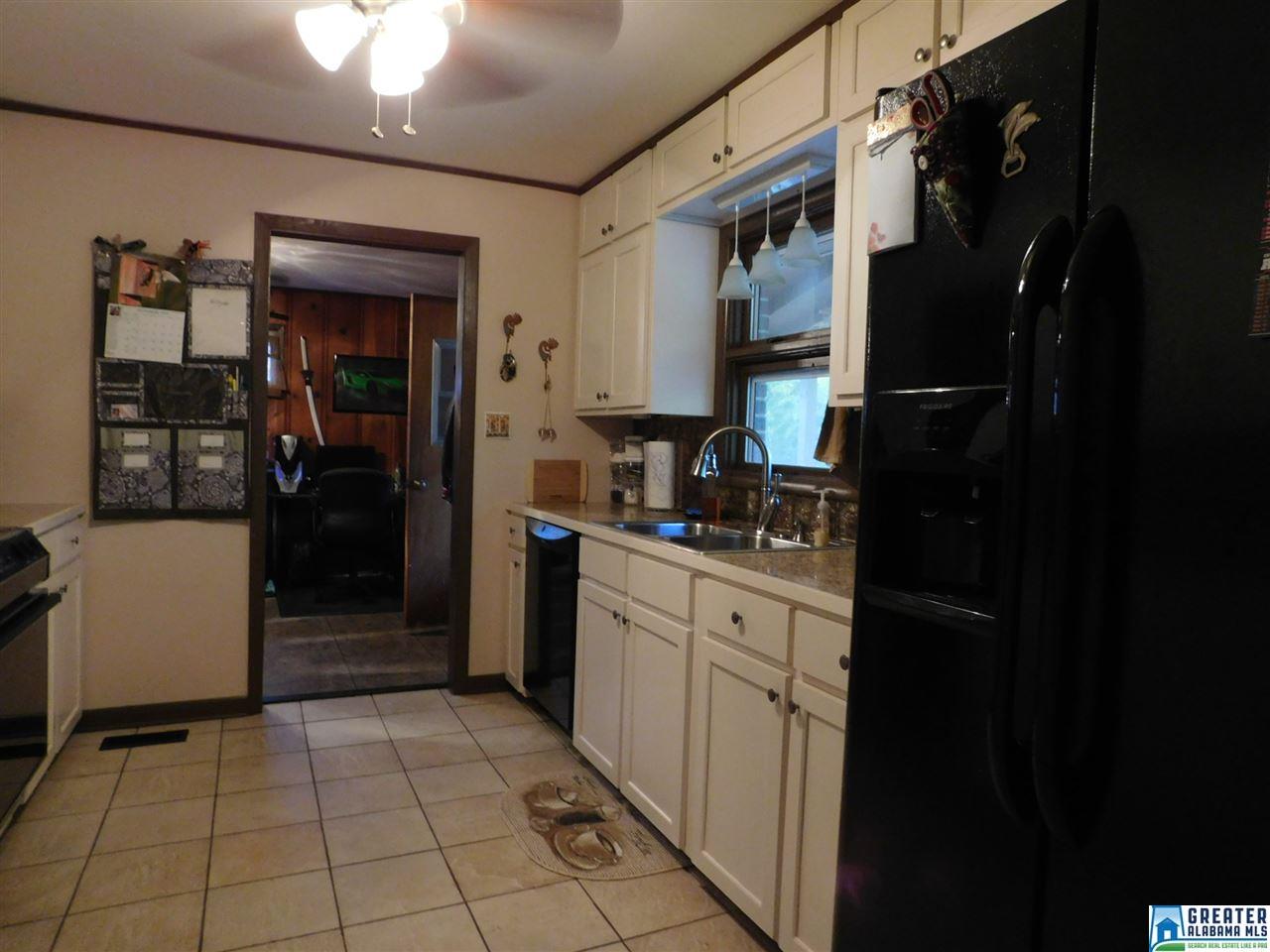 1921 MAPLE DR, Gardendale, AL 35071
