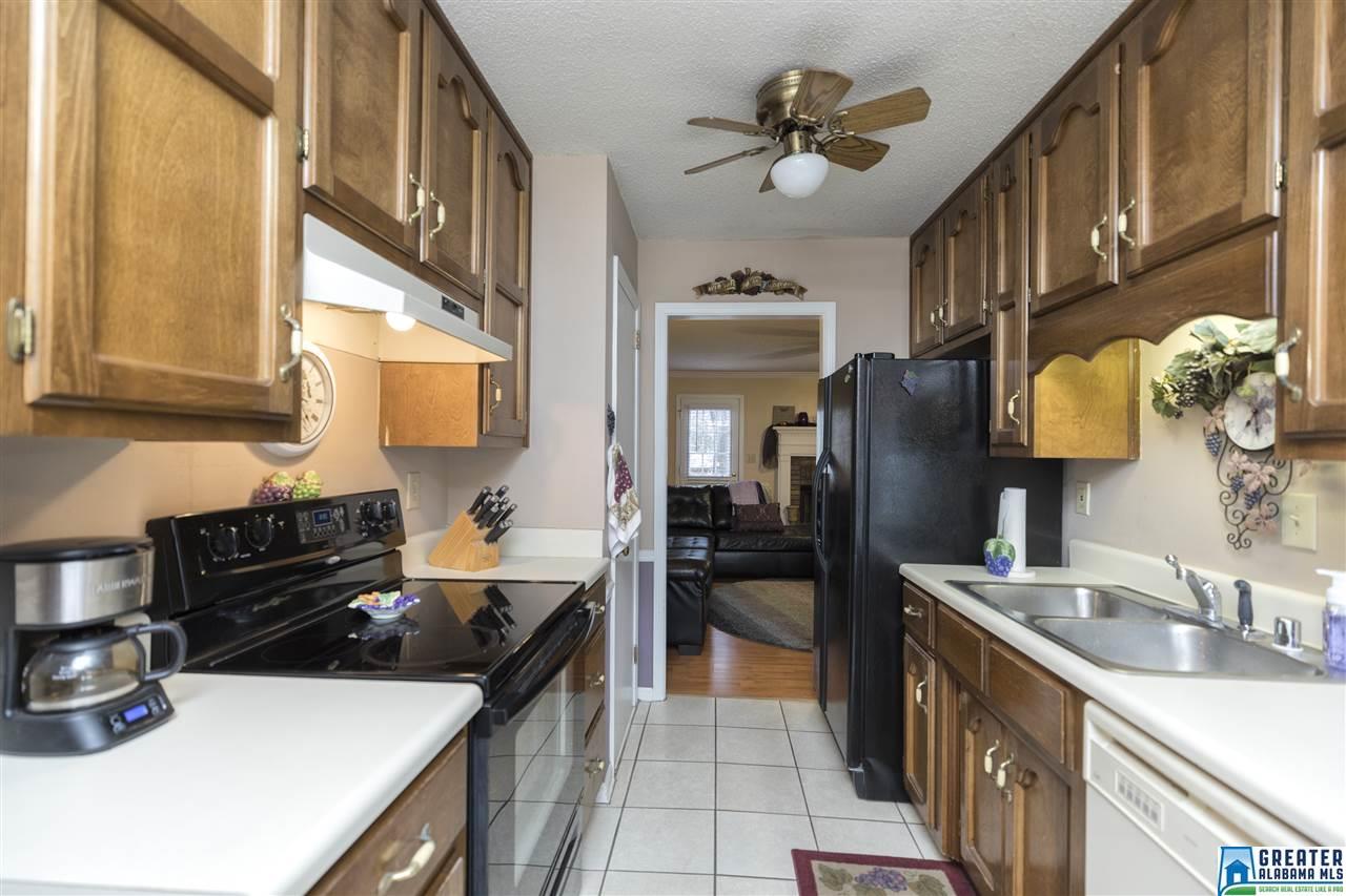 421 JAMESTOWN MANOR DR, Gardendale, AL 35071