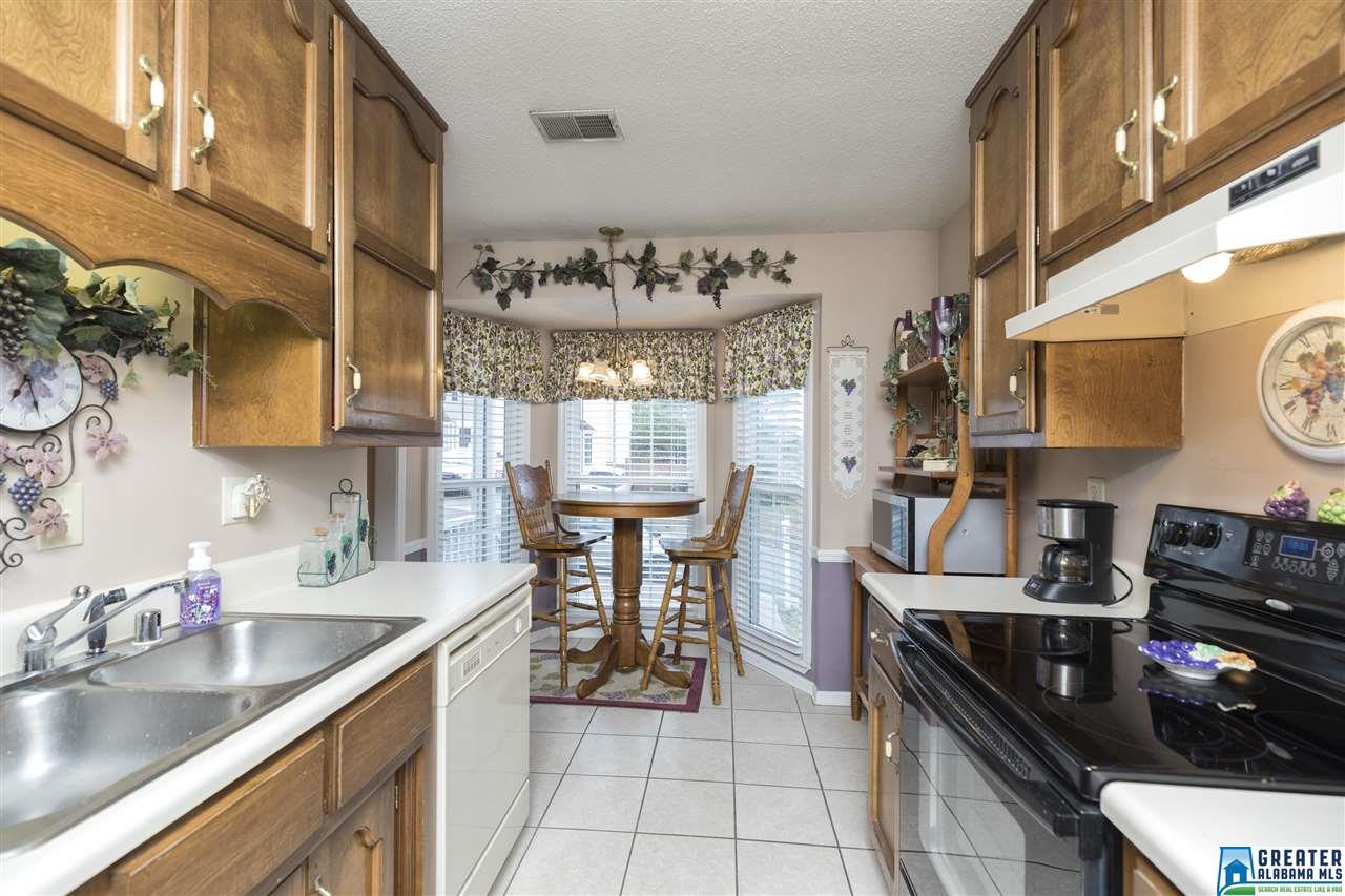 421 JAMESTOWN MANOR DR, Gardendale, AL 35071
