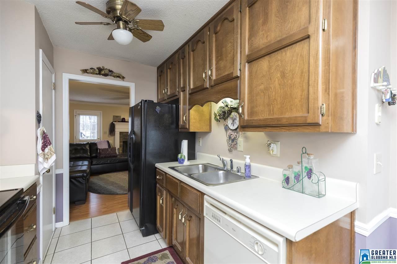 421 JAMESTOWN MANOR DR, Gardendale, AL 35071