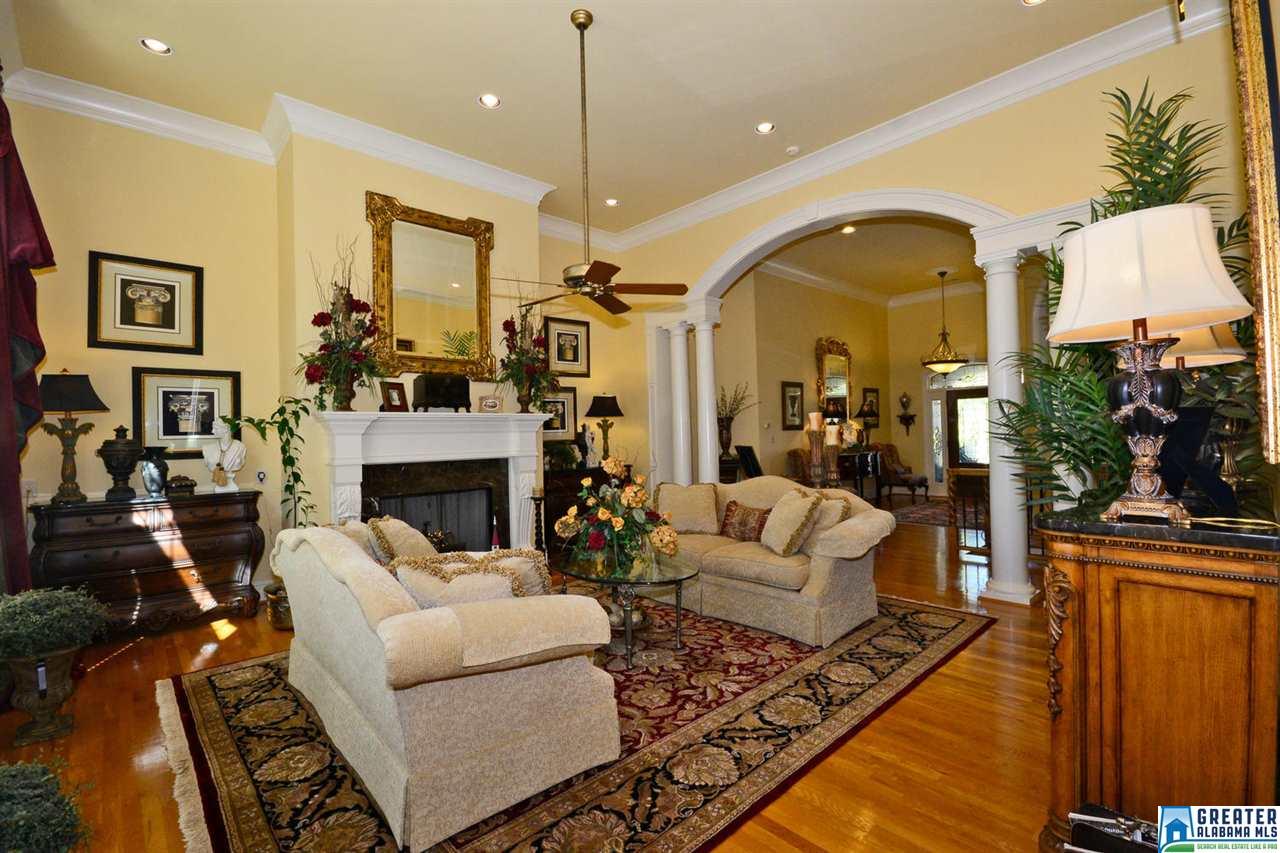 1053 SHORT LEAF CIR, Gardendale, AL 35071