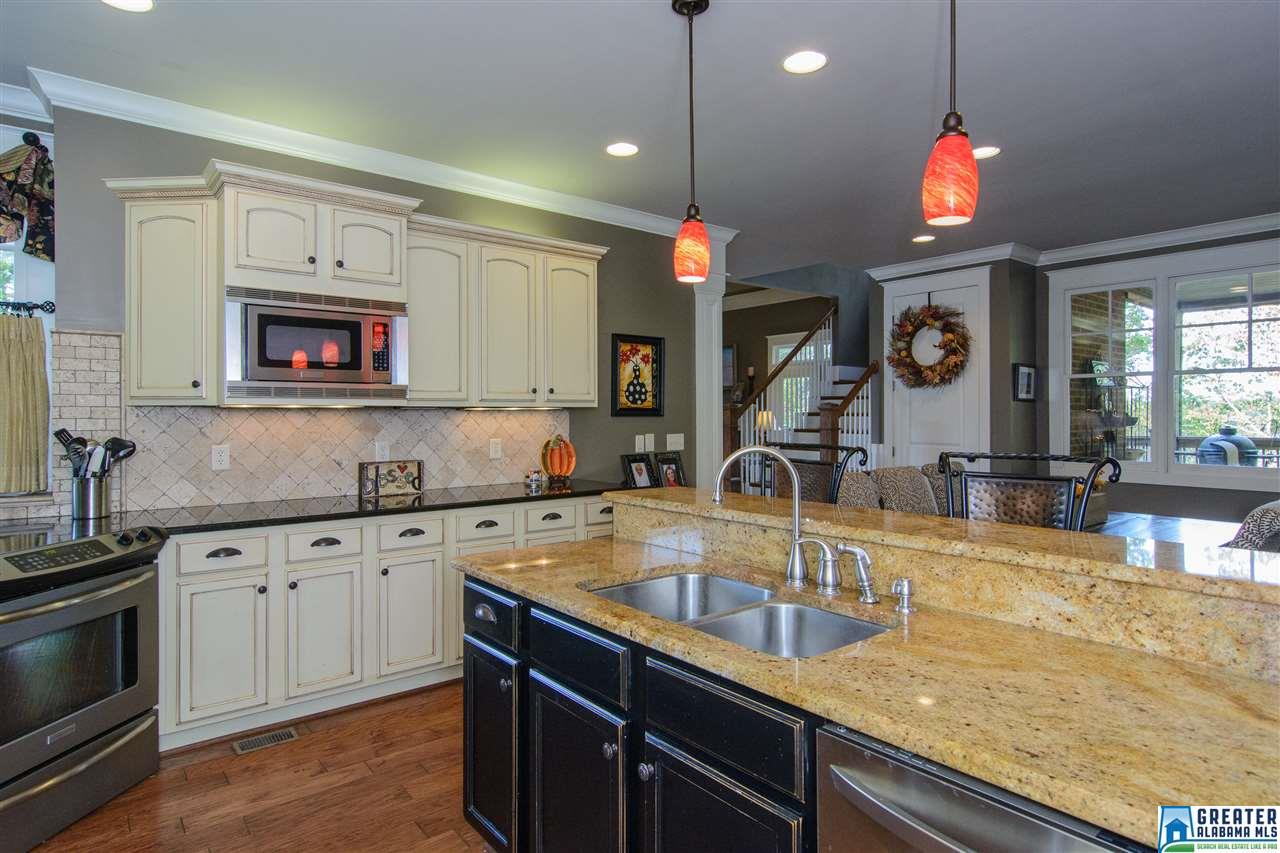 817 MOUNTAINVIEW DR, Gardendale, AL 35071