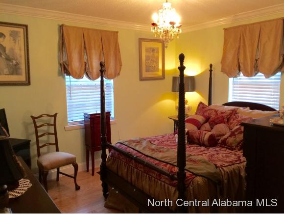 302 NW WEST DRIVE, Hanceville, AL 35077