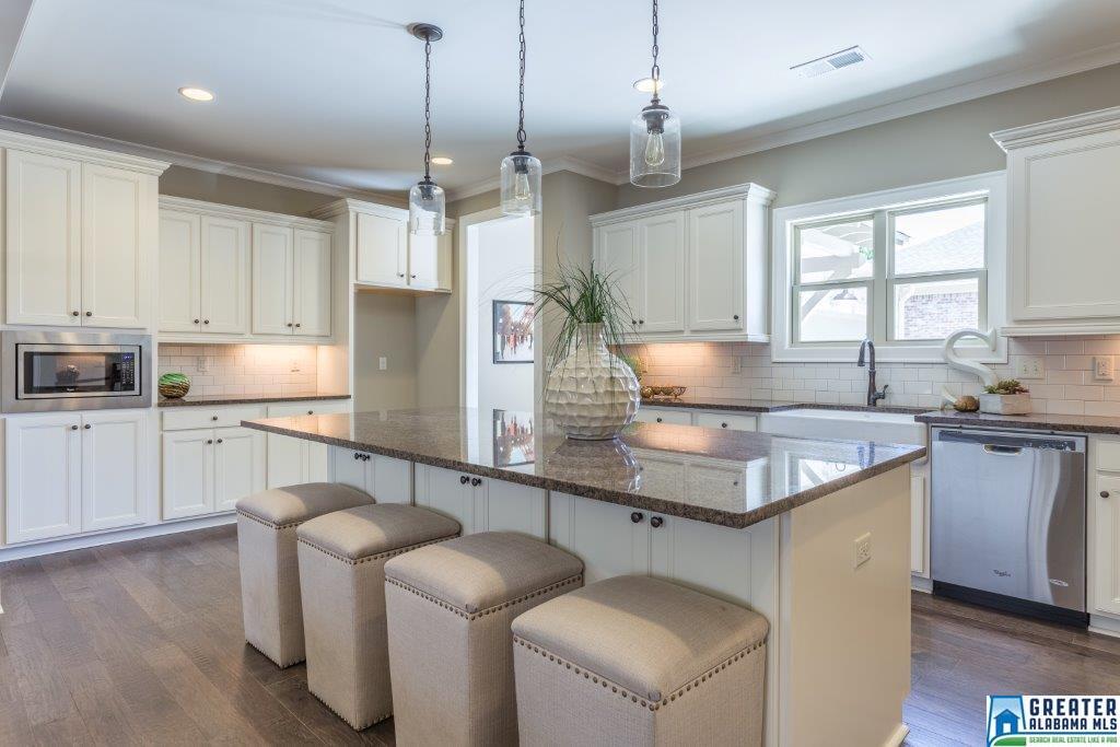 537 RIVERWOODS LANDING, Helena, AL 35080