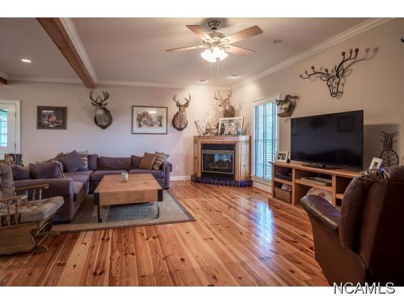 2101 CO RD 1683, Holly Pond, AL 35083