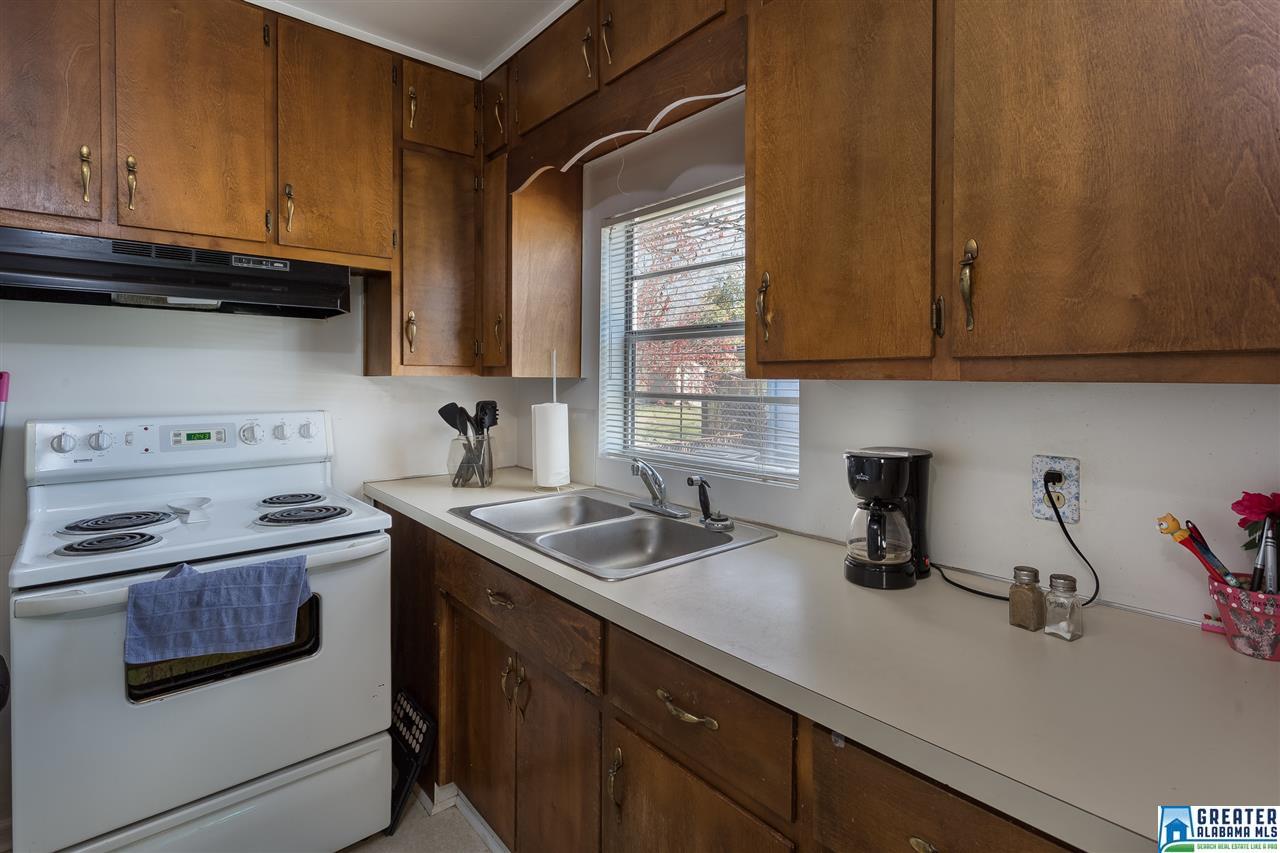 8708 SUNSET DR, Leeds, AL 35094