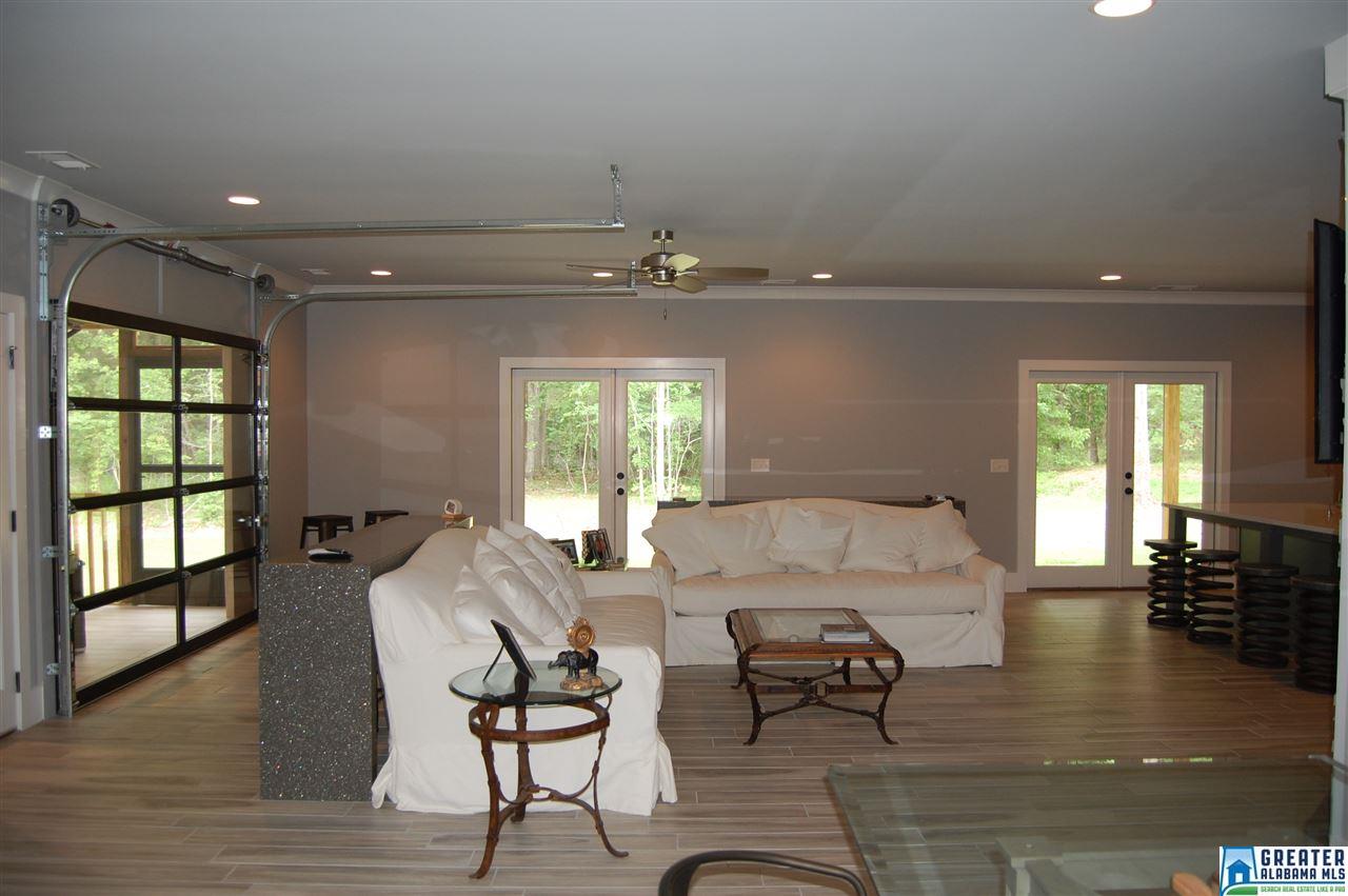 6992 BRIARWOOD LN, Leeds, AL 35094
