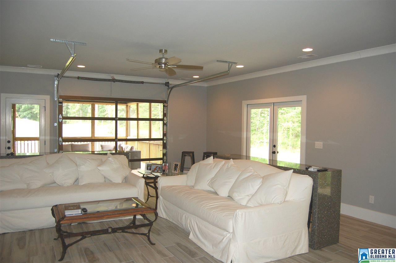 6992 BRIARWOOD LN, Leeds, AL 35094