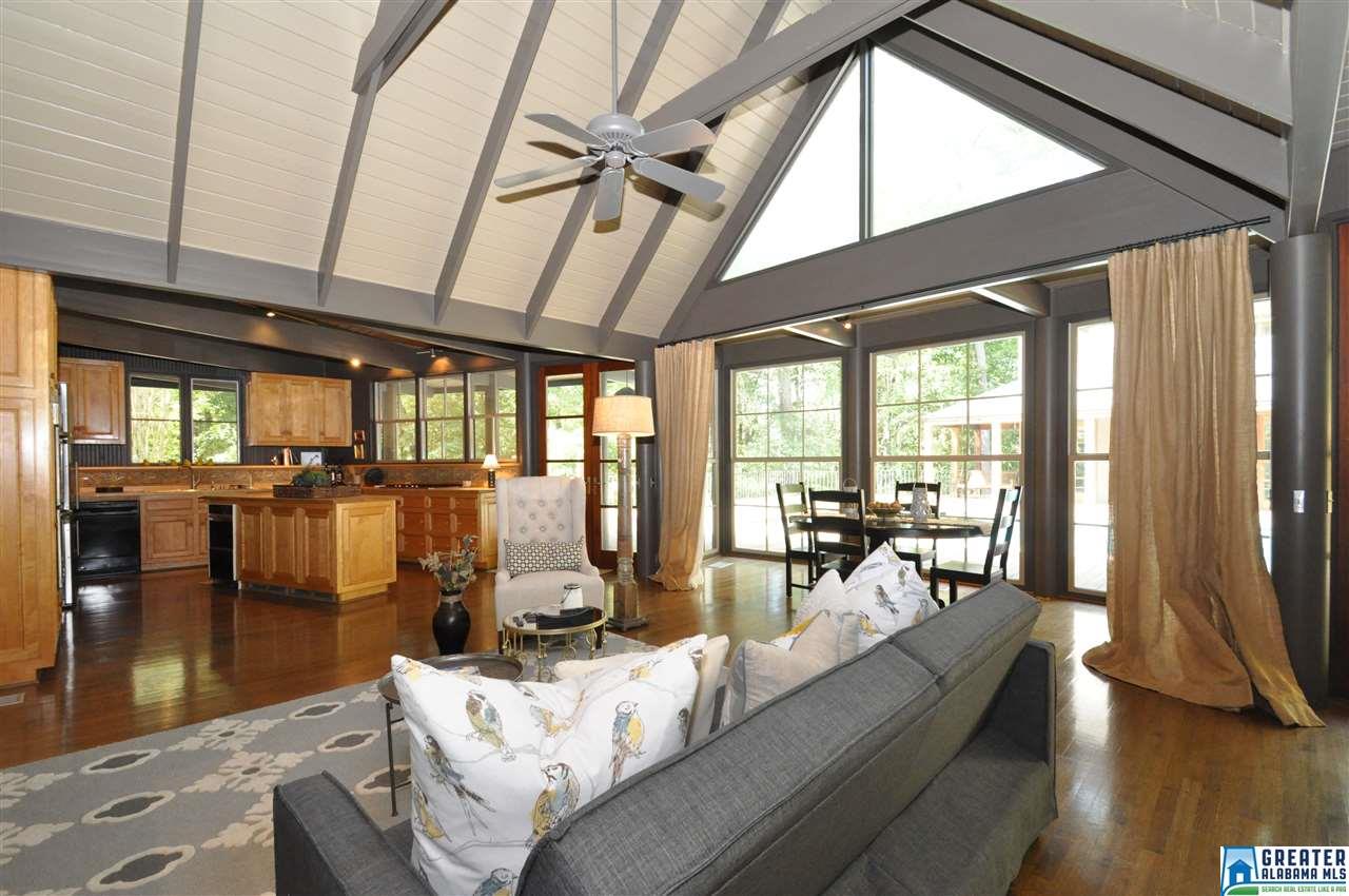 100 FOSTER RD, Leeds, AL 35094