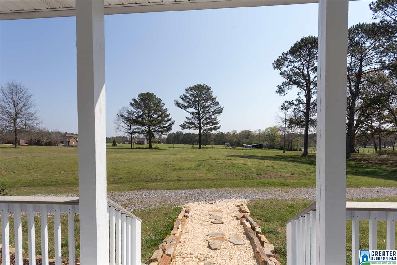 411Shadow Bend Dr, Odenville, AL 35120