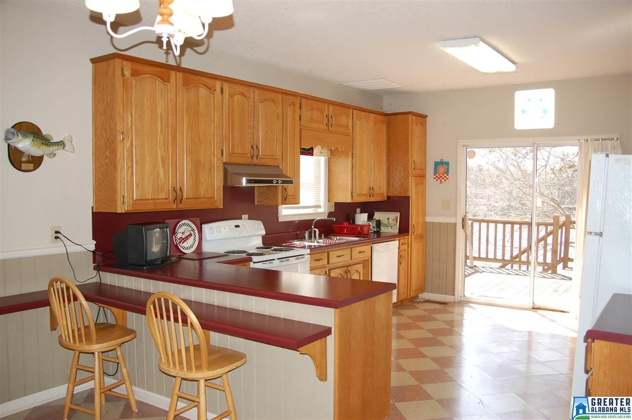 504 LAKESHORE LN, Oneonta, AL 35121
