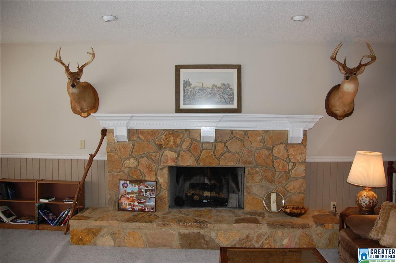 504 LAKESHORE LN, Oneonta, AL 35121