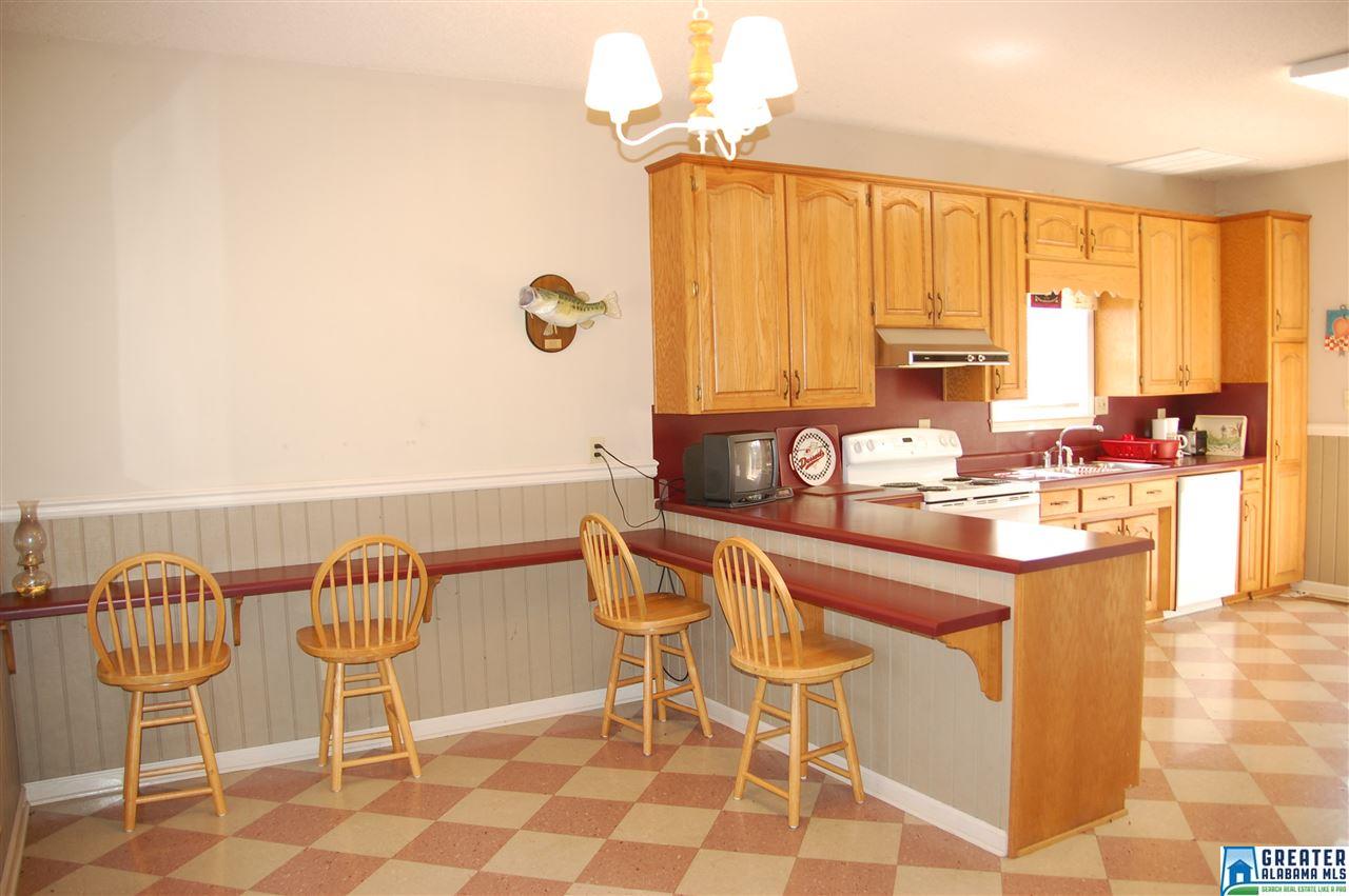 504 LAKESHORE LN, Oneonta, AL 35121