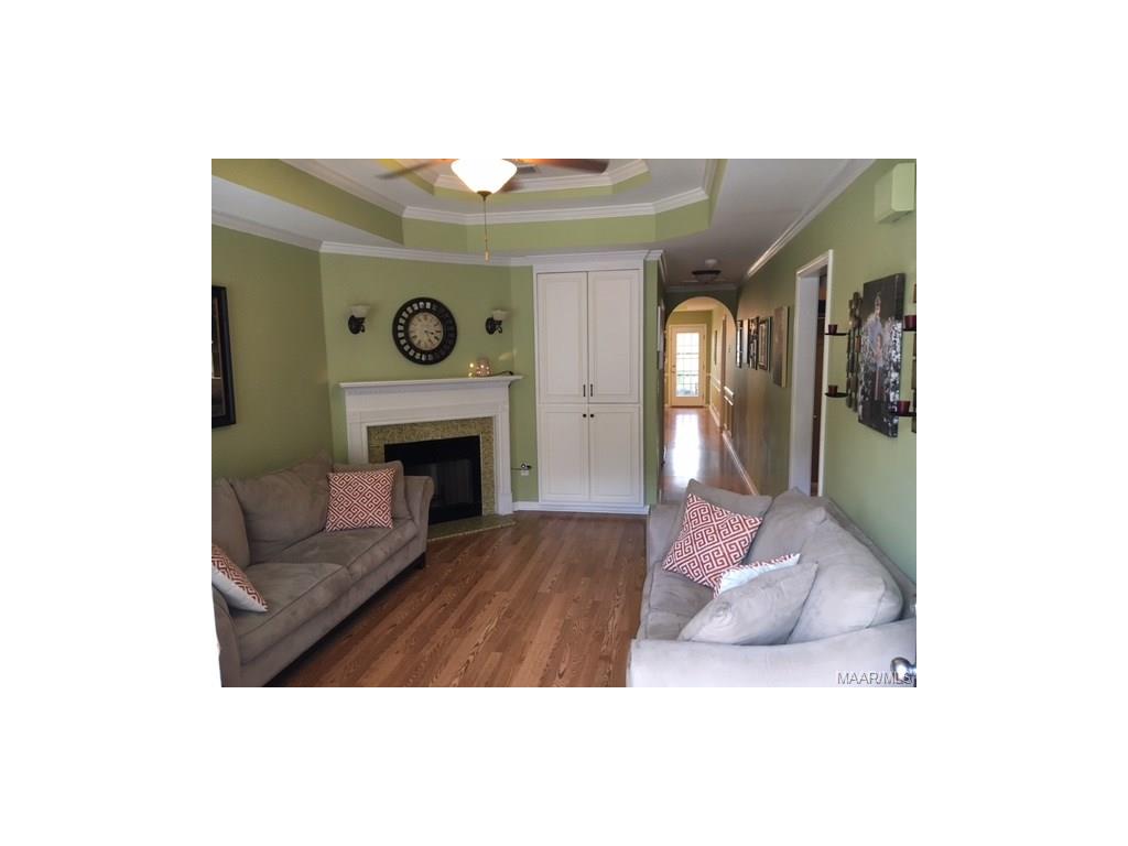 109 Hayesbury Lane, Pelham, AL 35124