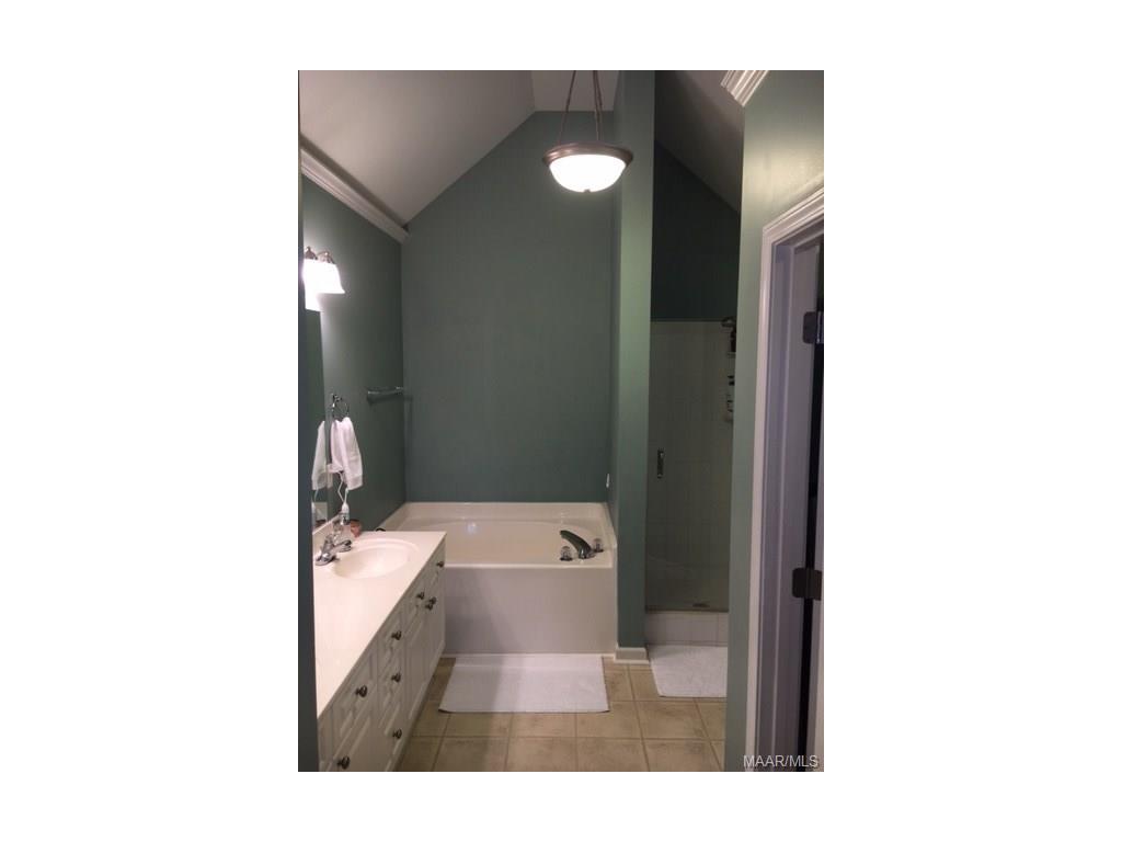 109 Hayesbury Lane, Pelham, AL 35124