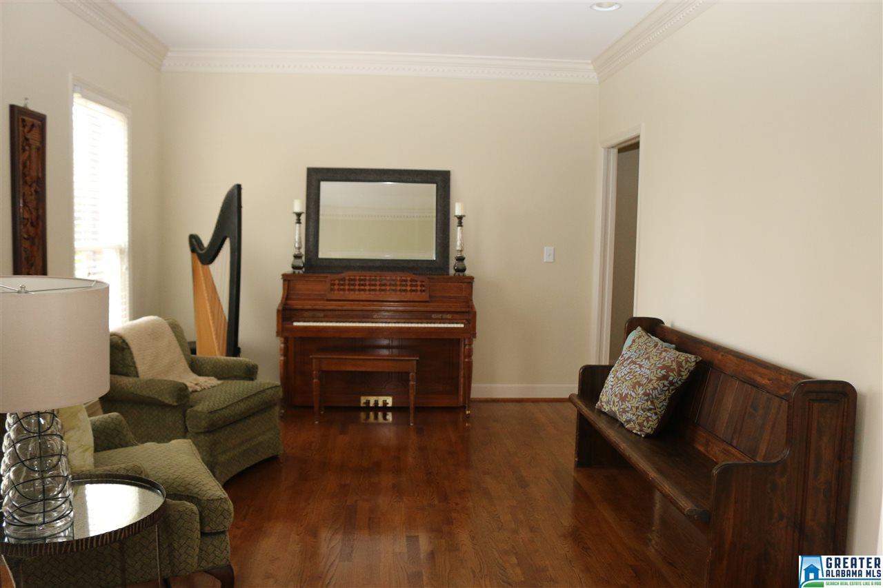 225 KINGS CREST LN, Pelham, AL 35124
