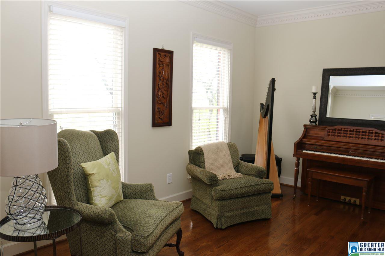 225 KINGS CREST LN, Pelham, AL 35124