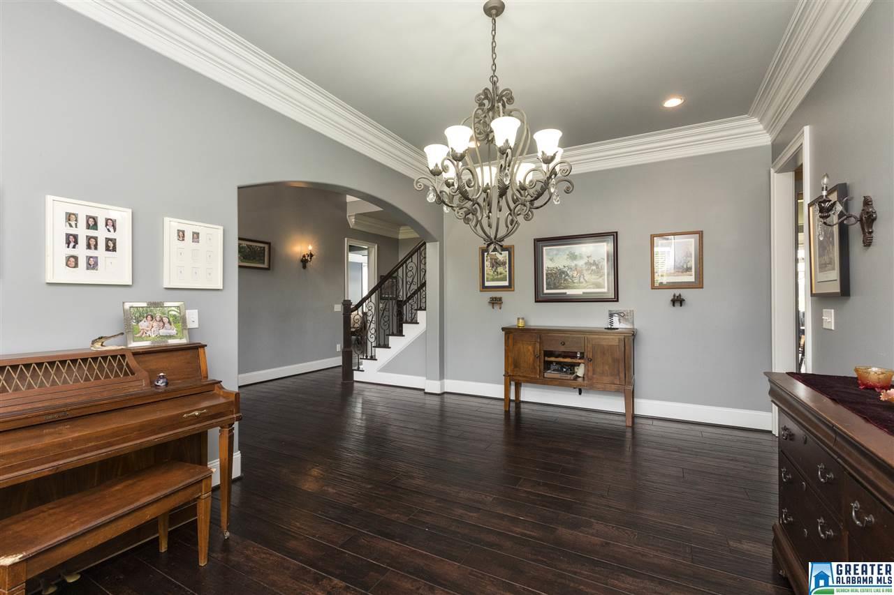 245Kings Crest Ln Ln, Pelham, AL 35124