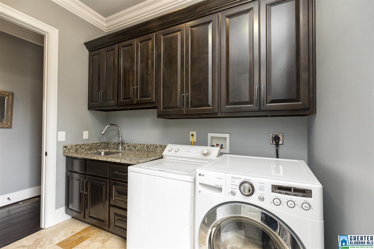 245Kings Crest Ln Ln, Pelham, AL 35124