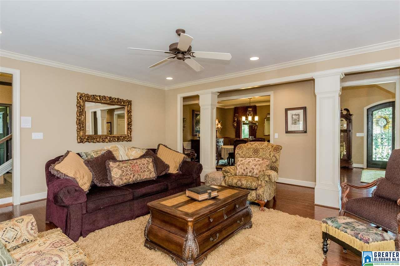 136 KINGS CREST LN, Pelham, AL 35124