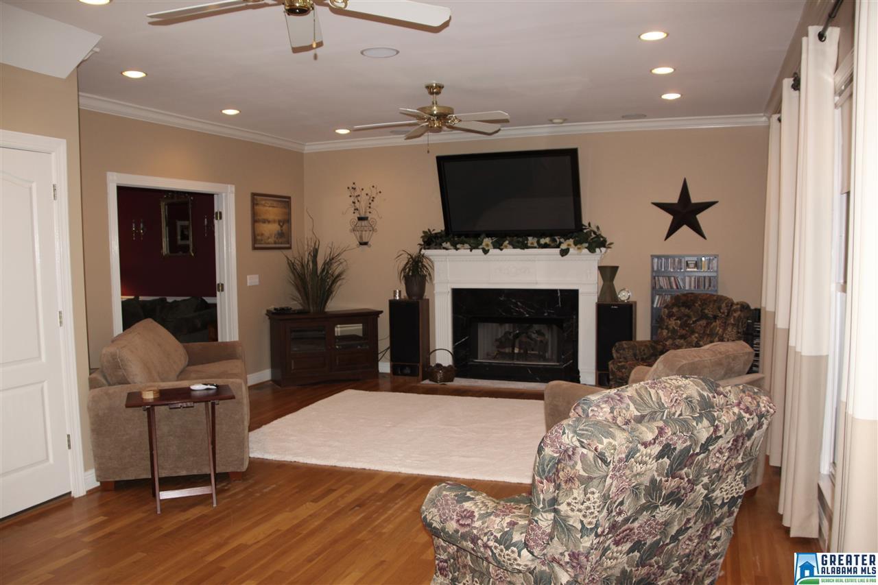 413 EAGLE POINT DR, Pell City, AL 35128