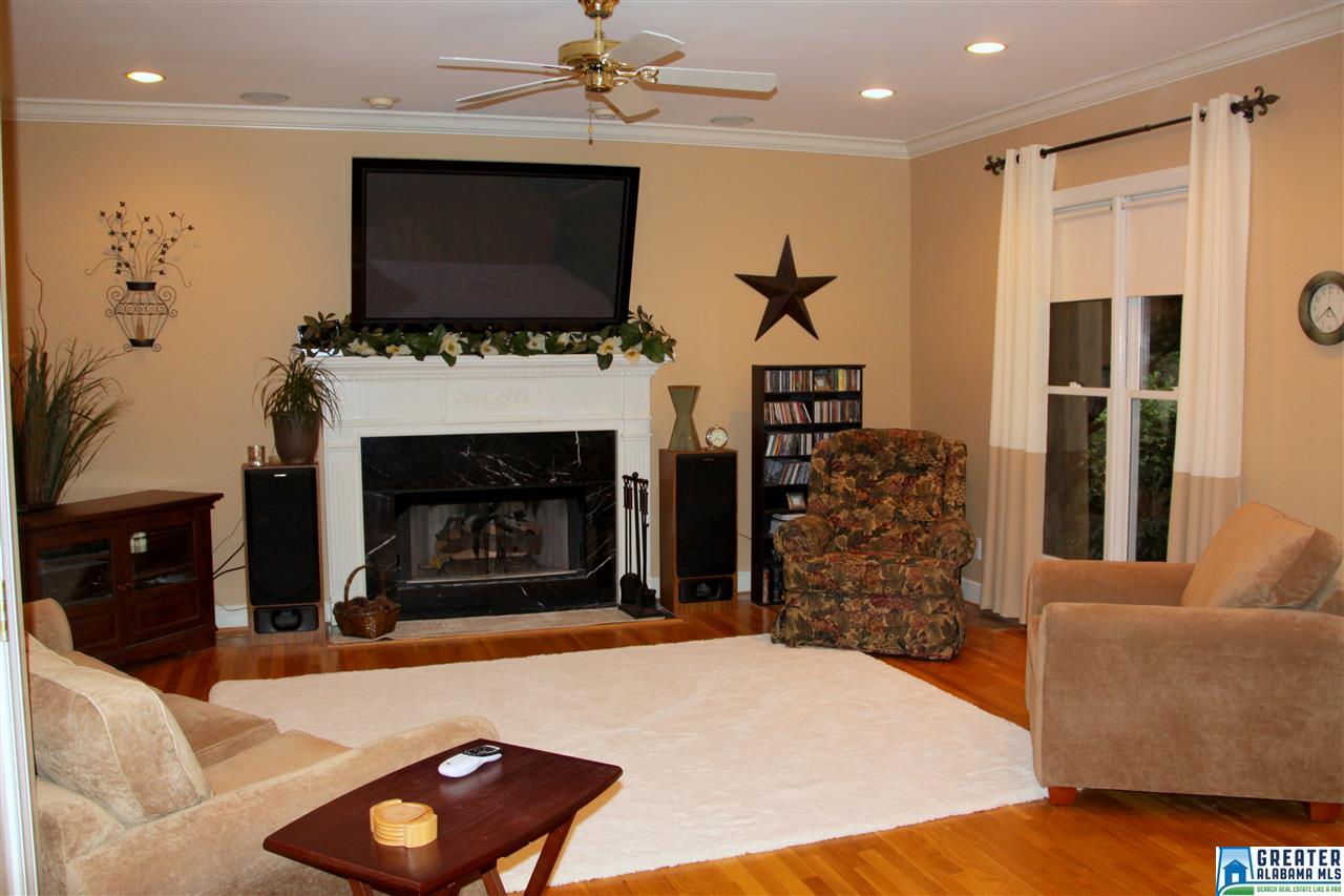 413 EAGLE POINT DR, Pell City, AL 35128