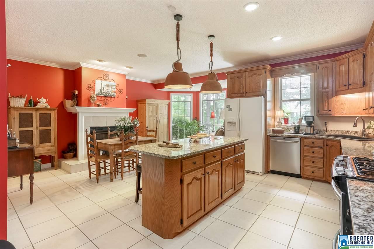 550Eagle Pointe Ln, Pell City, AL 35128