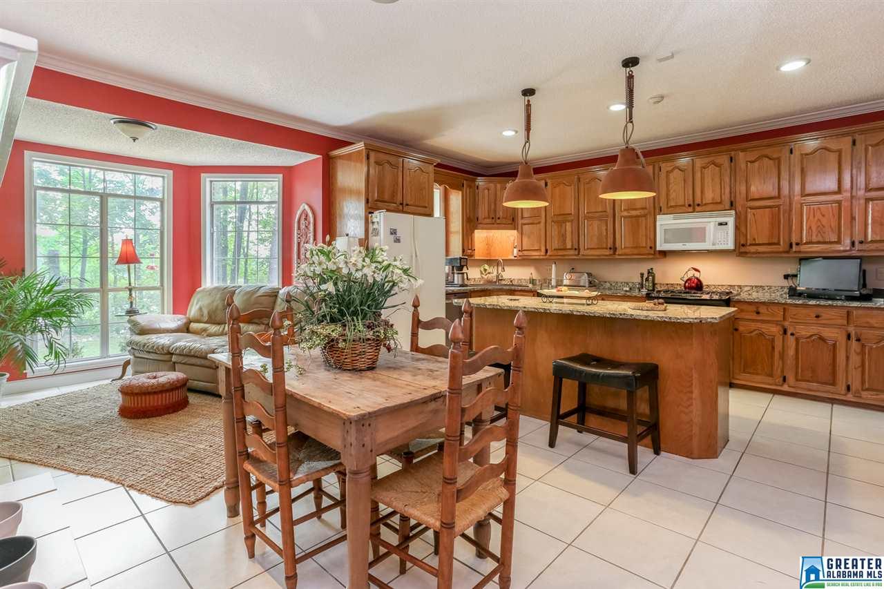 550Eagle Pointe Ln, Pell City, AL 35128