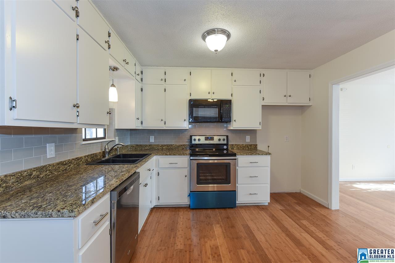 6836 MARKHAM DR, Trussville, AL 35173