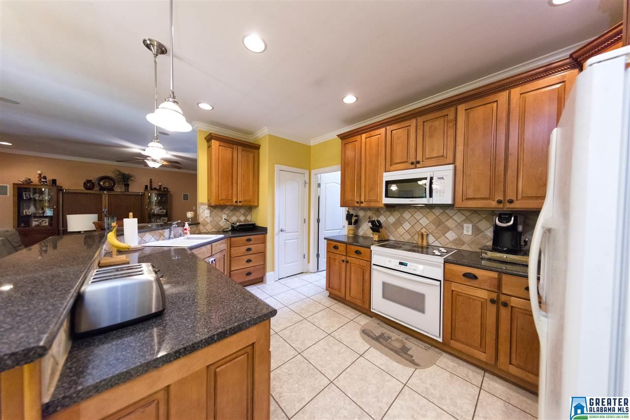 8516 BROOKE LN, Trussville, AL 35173