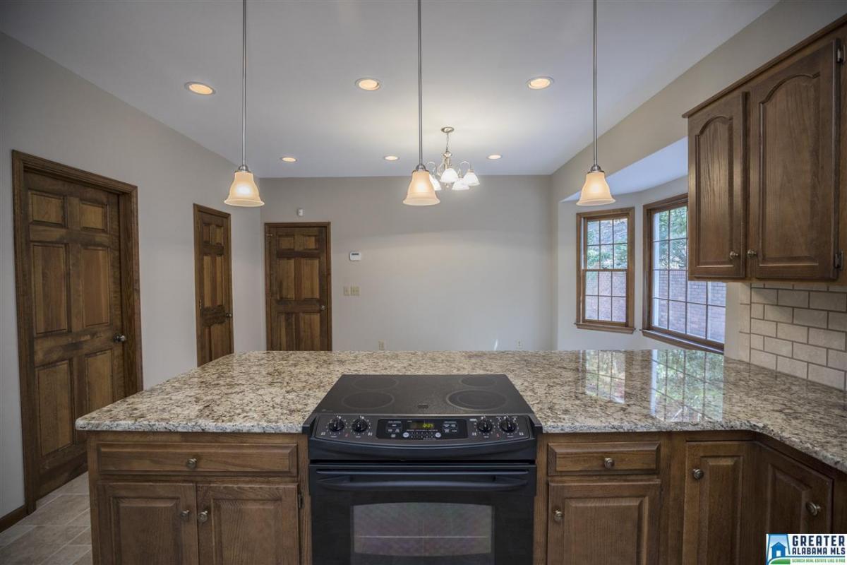 7055 ROPER RD, Trussville, AL 35173