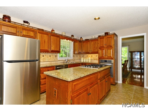 601 COUNTY RD 1225, Vinemont, AL 35179