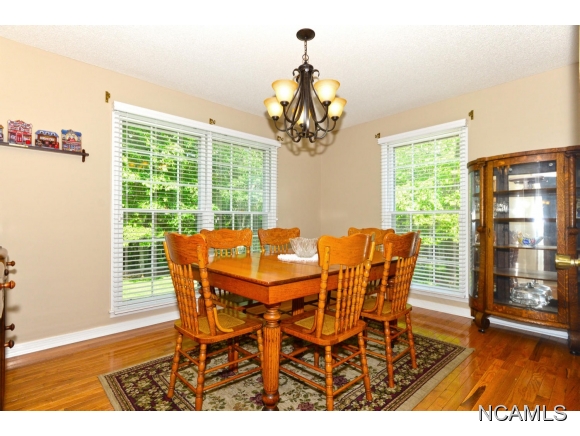 601 COUNTY RD 1225, Vinemont, AL 35179