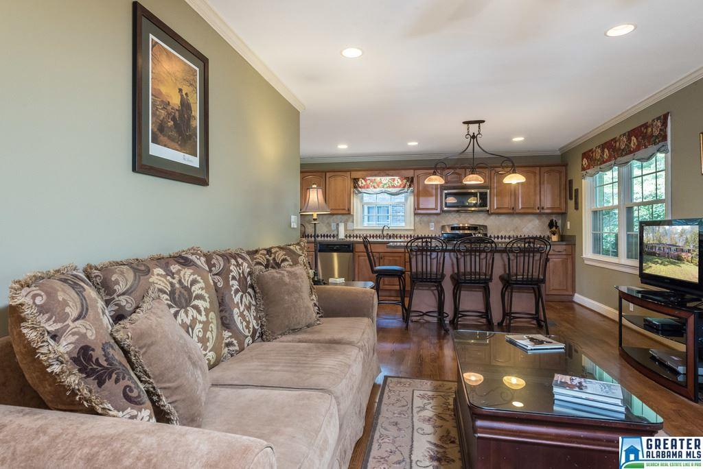 152 WOODMONT DR, Homewood, AL 35209