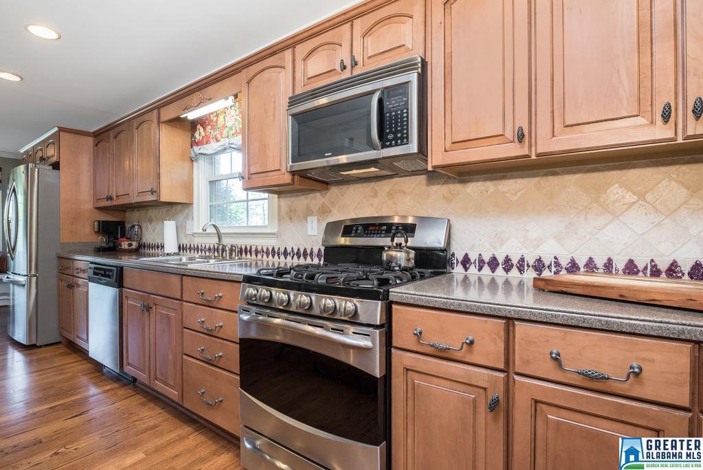 152 WOODMONT DR, Homewood, AL 35209