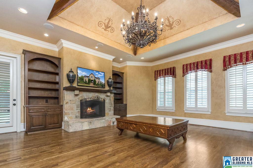 1927 WELLINGTON RD, Homewood, AL 35209