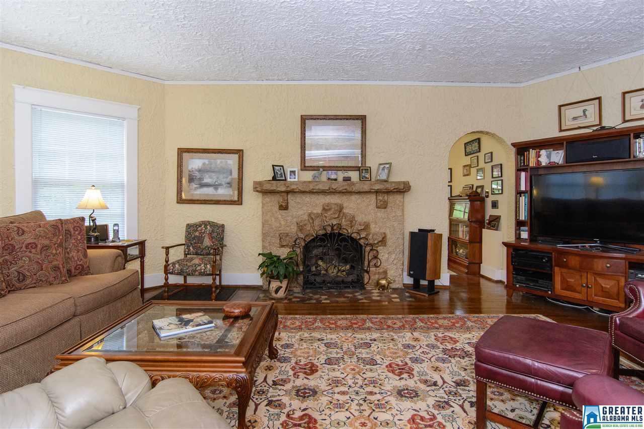 404 YORKSHIRE DR, Homewood, AL 35209