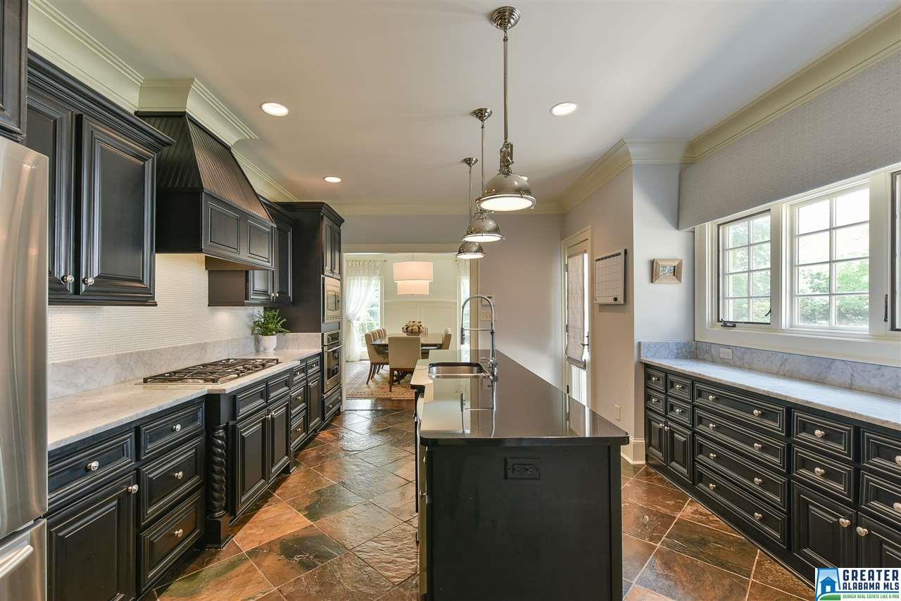 557 DURHAM DR, Homewood, AL 35209