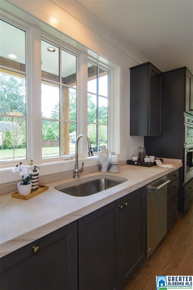 548 BROADWAY ST, Homewood, AL 35209