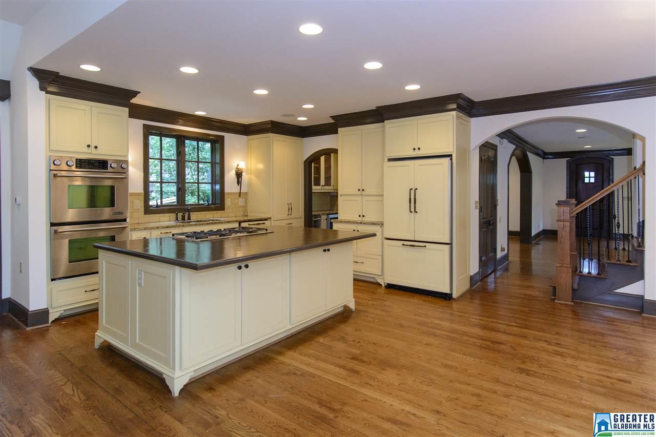 756 BENTLEY DR, Mountain Brook, AL 35213