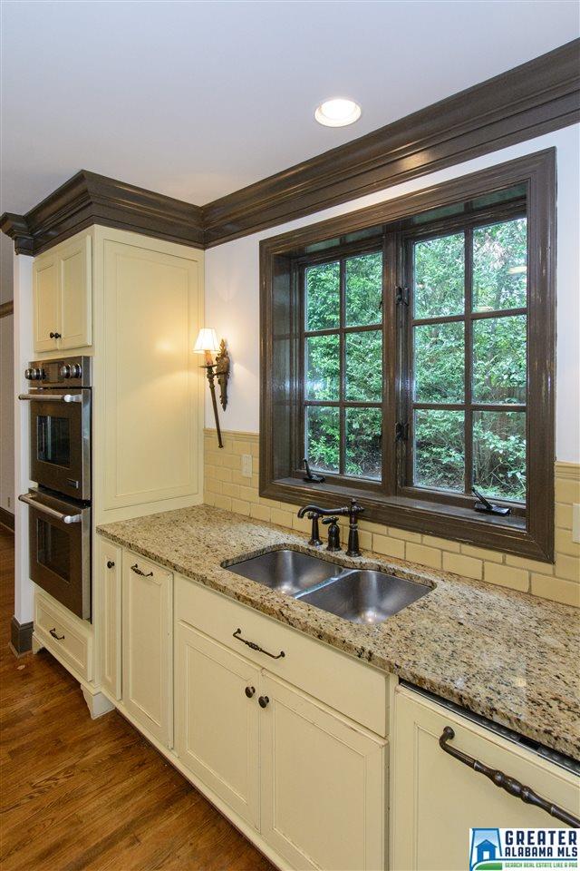 756 BENTLEY DR, Mountain Brook, AL 35213