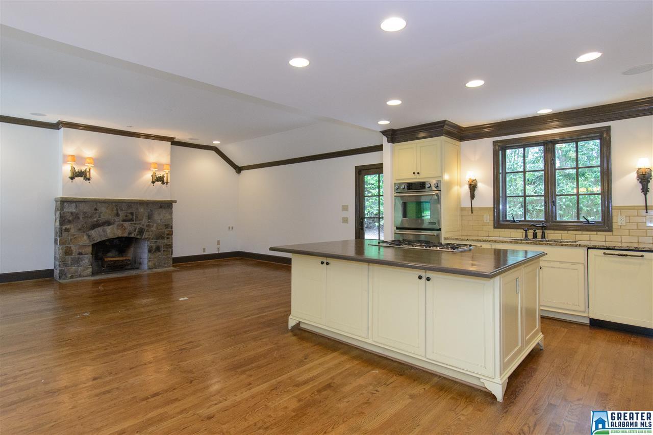 756 BENTLEY DR, Mountain Brook, AL 35213