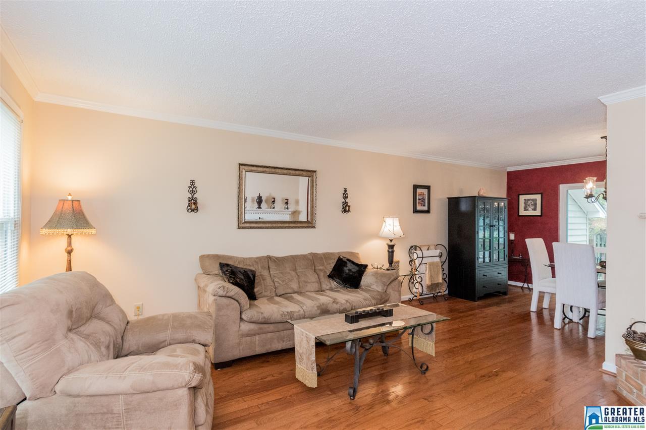 502 CEDAR CREST DR, Hoover, AL 35216
