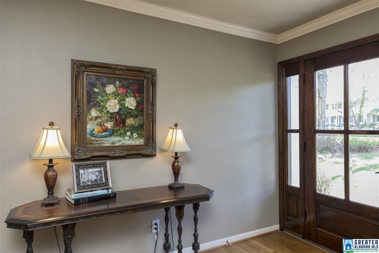 2136Viking Cir Cir, Vestavia Hills, AL 35216