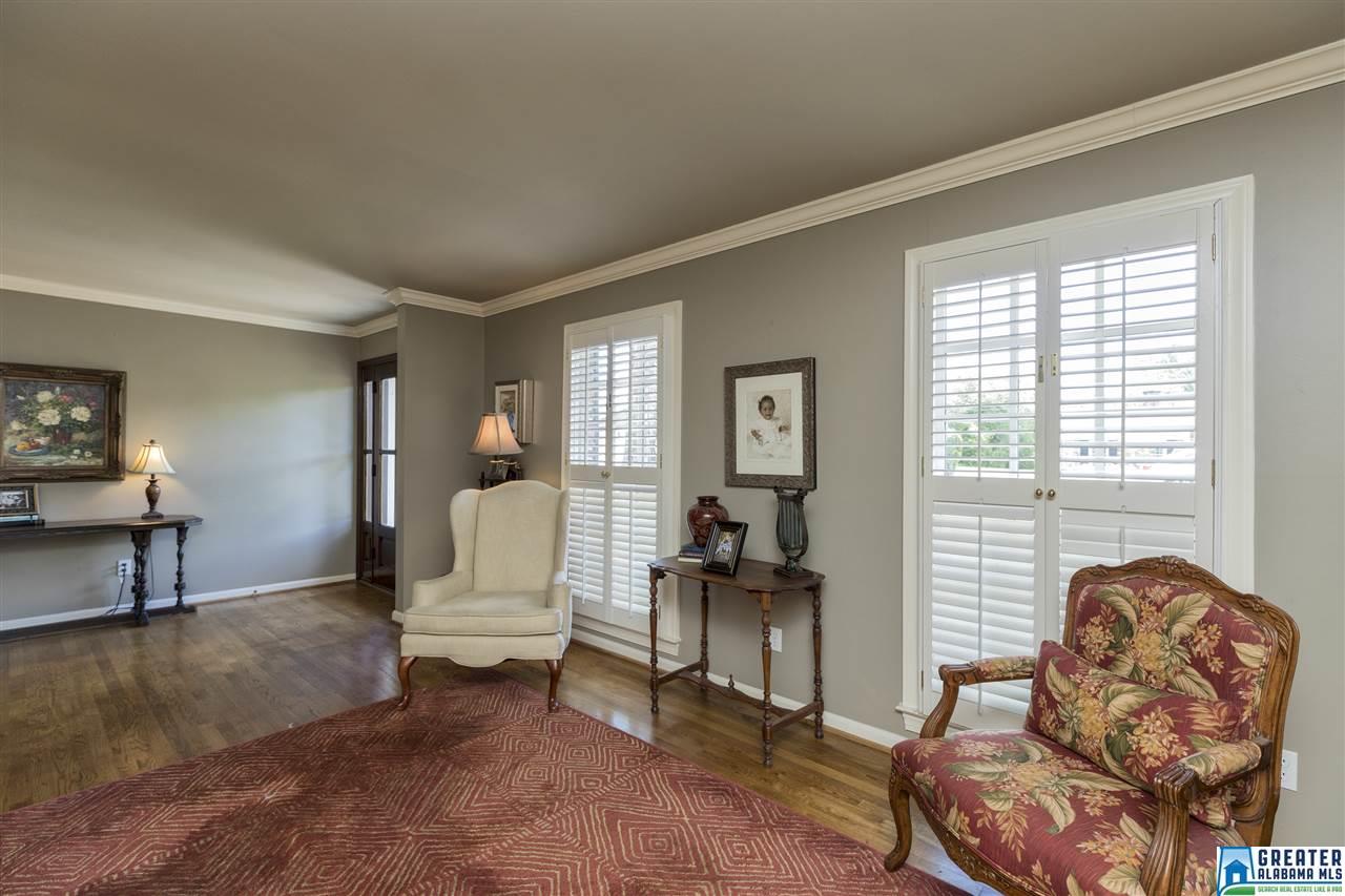 2136Viking Cir Cir, Vestavia Hills, AL 35216
