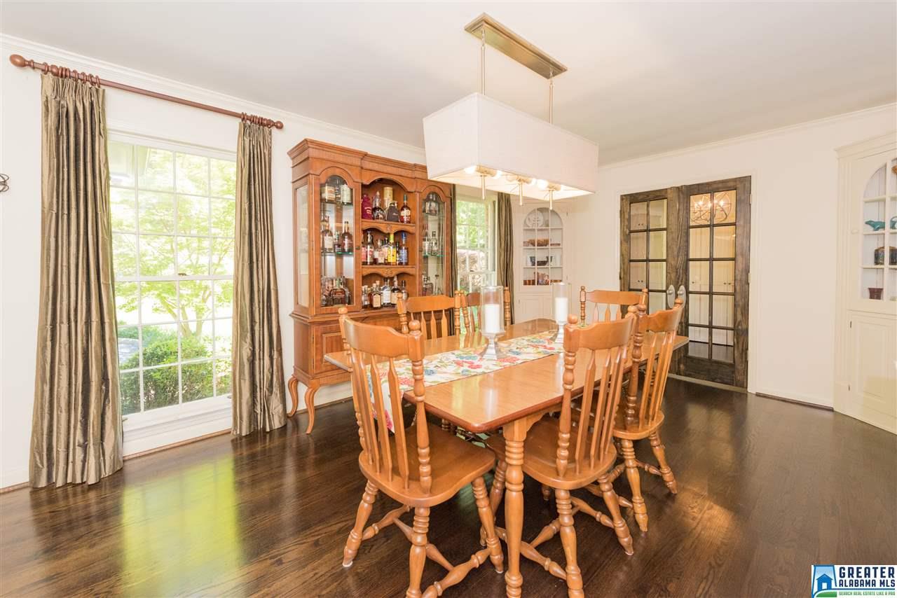 837 COMER CIR, Vestavia Hills, AL 35216