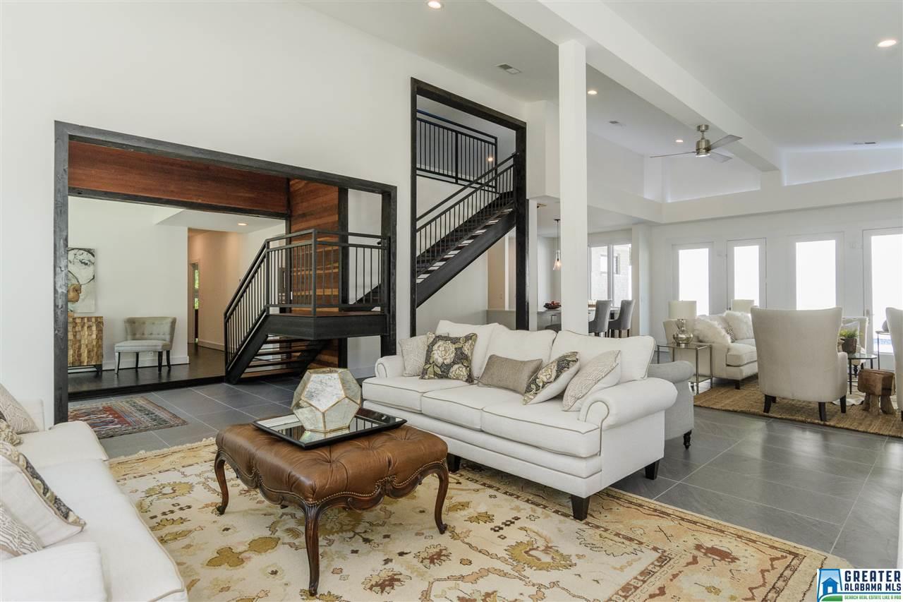2216 BROOKDALE LN, Vestavia Hills, AL 35216