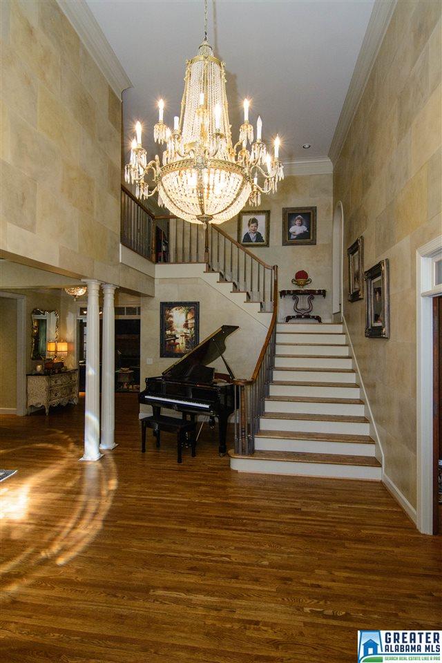 1749 VESTWOOD HILLS DR, Vestavia Hills, AL 35216