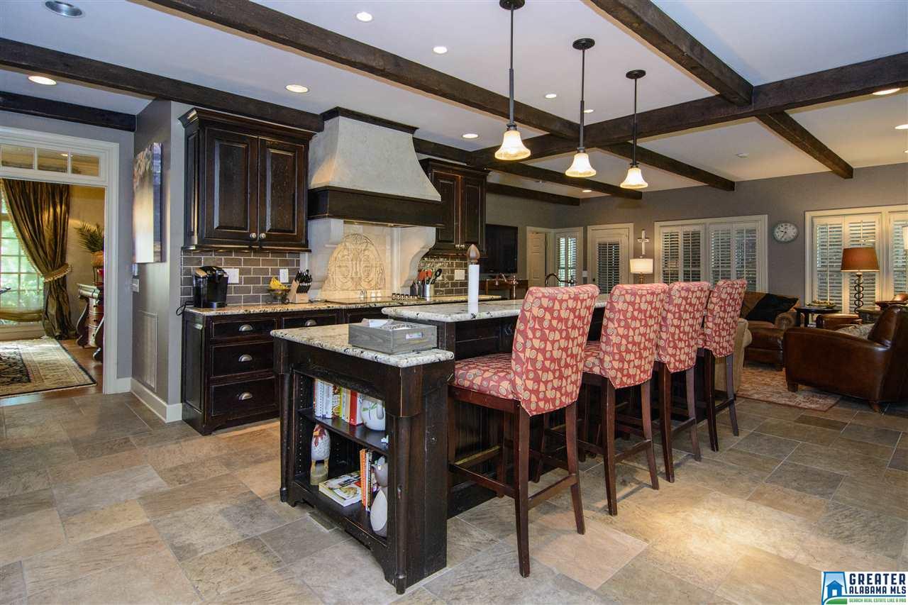 1749 VESTWOOD HILLS DR, Vestavia Hills, AL 35216