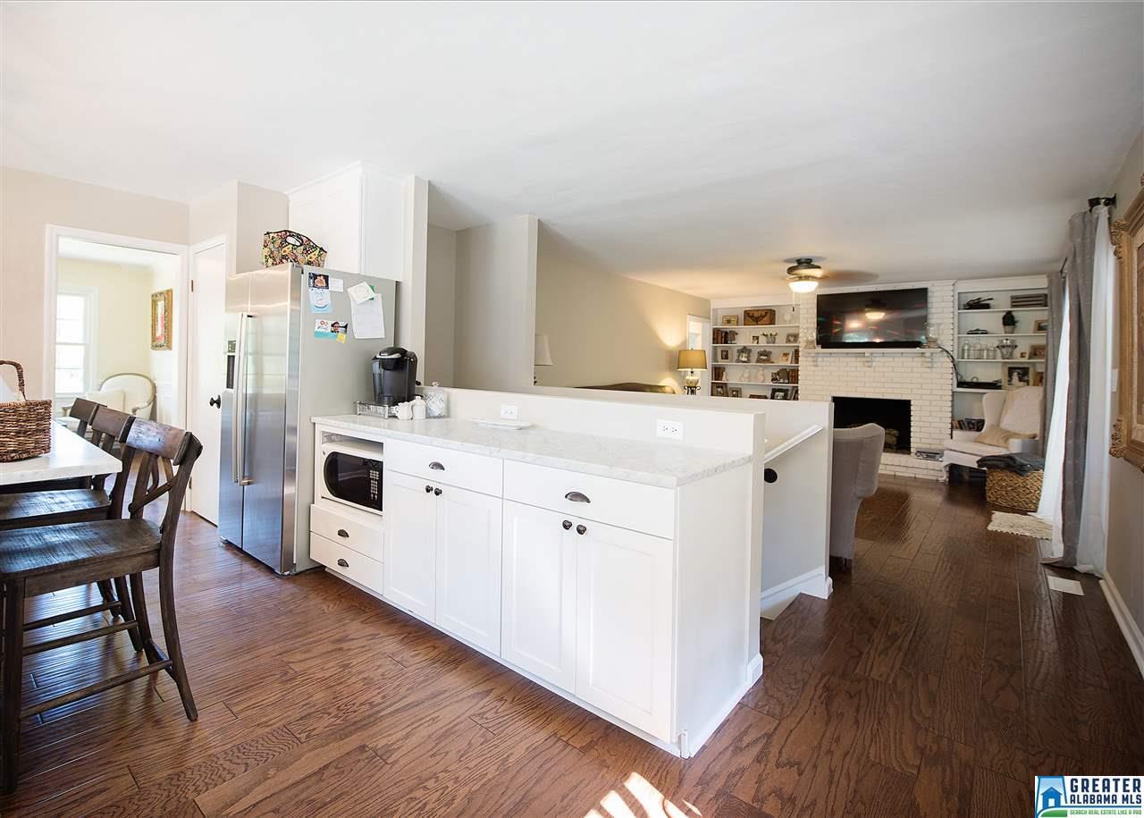 2104 VESTRIDGE DR, Vestavia Hills, AL 35216